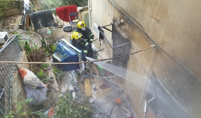 حيفا: مصرع امرأة إثر استنشاق دخان في حريق منزل