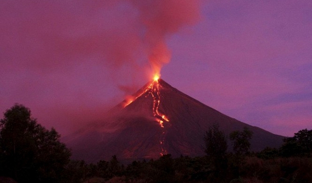 الفلبين: الرماد يتساقط فوق مدن قريبة من بركان 
