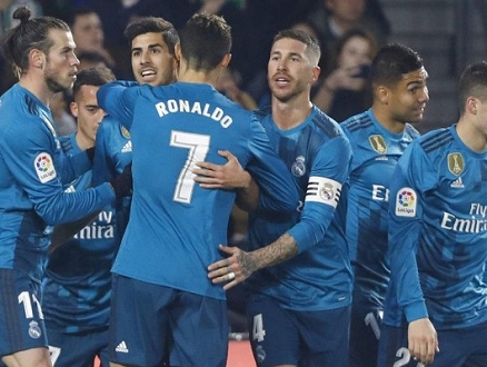 ريال مدريد يحقق فوزا مثيرا على بيتيس