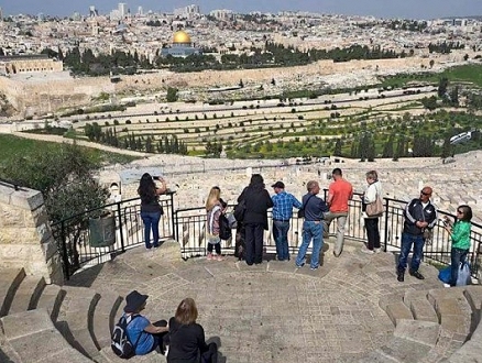 "أوميغا".. سياحة استيطانية بجبل الزيتون والقدس القديمة