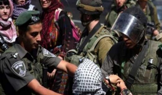 الاحتلال يعتقل فتاة بزعم التخطيط لطعن جنود
