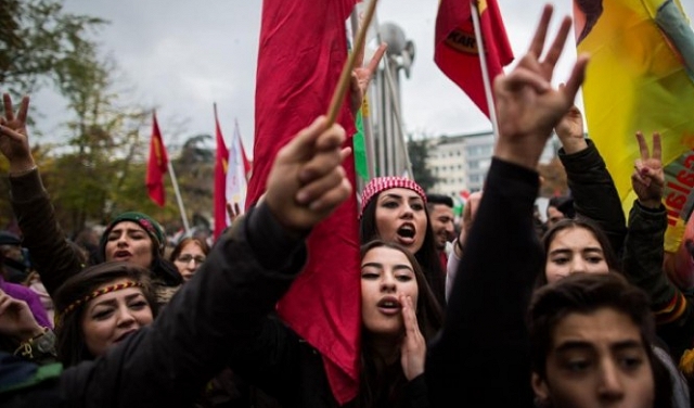 آلاف يتظاهرون ببرلين رفضا للعملية العسكرية التركية بعفرين