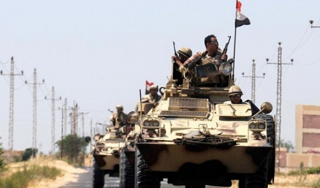 مقتل 10 مسلحين و4 من الجيش المصري بعملية سيناء