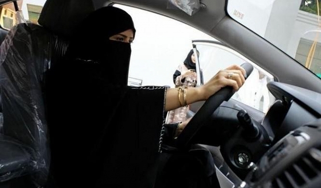انطلاق أول دورة لتعليم النساء قيادة وصيانة السيارة بالسعودية