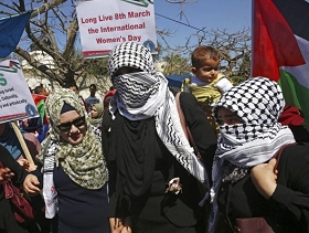 يوم المرأة بين العالم وفلسطين