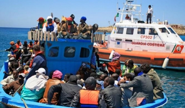 إنقاذ نحو 250 مهاجرا قبالة ليبيا
