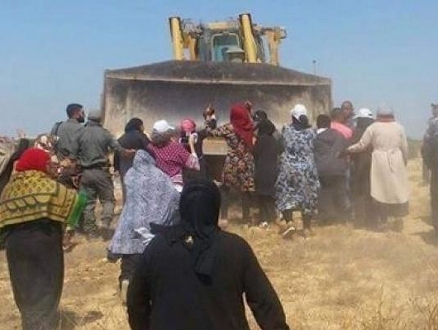 لجنة المتابعة تدافع عن "نجوم الصحراء" والحراك الشبابي يأسف