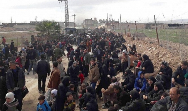 سورية: مواصلة نزوح الآلاف من الغوطة الشرقية وعفرين