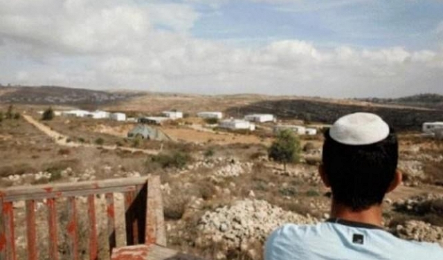 مستوطنون يهاجمون مزارعين فلسطينيين قُرب رام الله