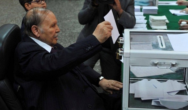 الرئيس الجزائري يصرّح عن نيته فتح المجال السياسي