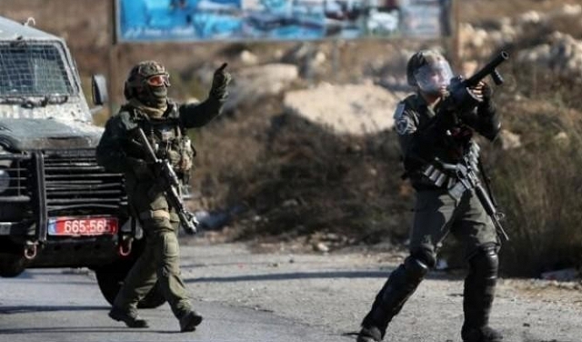 إصابتان بالرصاص المُغلّف بالمطّاط شرق قلقيلية بمواجهات مع الاحتلال