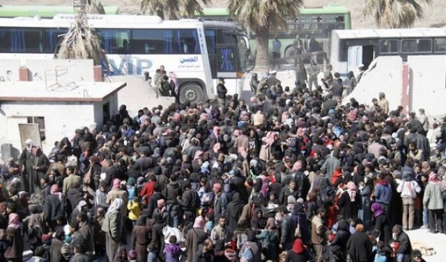 استمرار نزوح مدنيي الغوطة والنظام يتجه لدوما