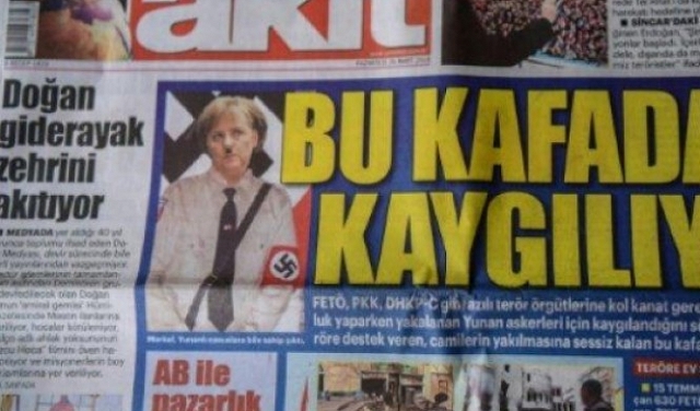 صحيفة تركية تنشر صورة مركبة لميركل بزي هتلر 