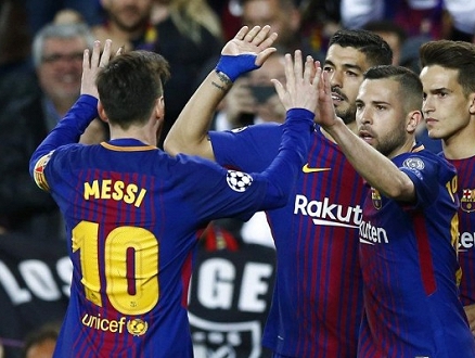 برشلونة يسحق روما ويقترب من التأهل