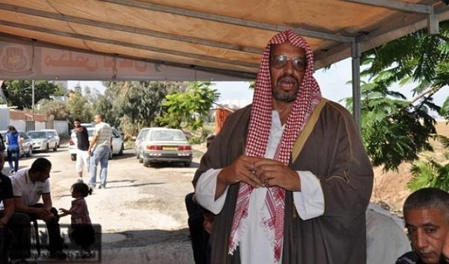 إحالة الشيخ يوسف الباز من اللد للحبس المنزلي