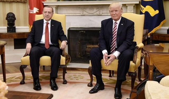 إردوغان وترامب يبحثان الأزمة في سورية