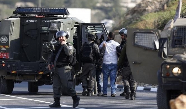 جيش الاحتلال يعتدي على أربعة أسرى فلسطينيين أثناء اعتقالهم