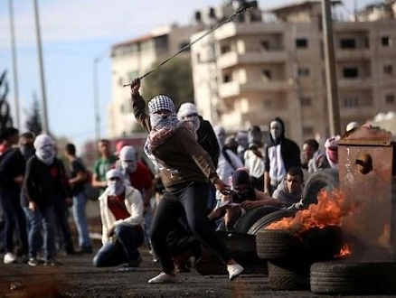 إصابة ثلاثة فلسطينيين بالرصاص الحي والمطاطي جنوب نابلس