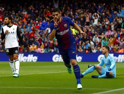 برشلونة يتخطى فالنسيا ويحقق رقما قياسيا