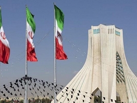 إيران تنتقد بيان القمة العربية الذي يتهمها بتفعيل الأزمات
