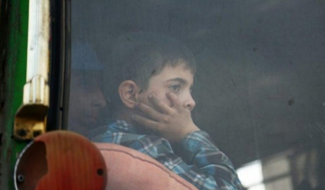 سورية: مقتل طفل بإطلاق نار على حافلة مهجرين من دوما