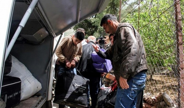 بلدات لبنانية تطرد اللاجئين السوريين