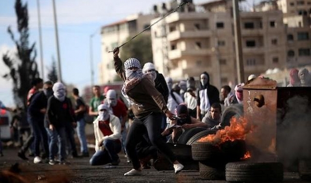 إصابة 14 فلسطينيا بمواجهات مع الاحتلال في مخيم شعفاط