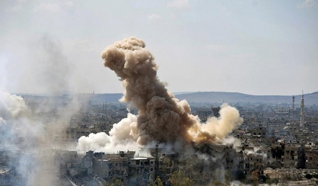 سورية: استكمال تهجير القلمون وقصف حماة وإدلب واشتباكات في حمص