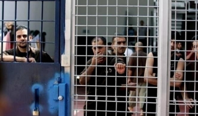 خمسة أسرى فلسطينيين تتدهور صحتهم في معتقلي 