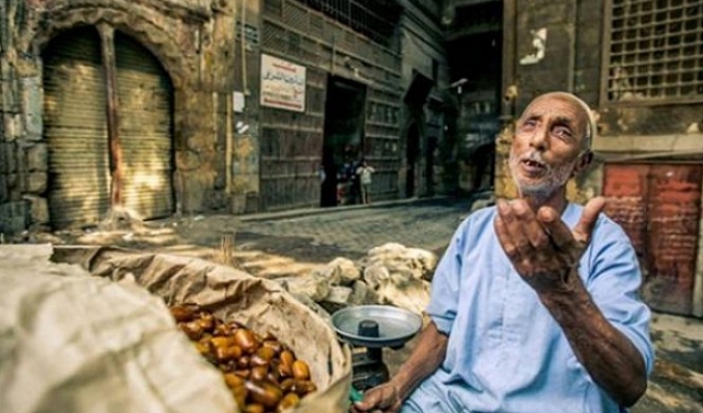 المصريون يسخرون من تقرير مؤشر السعادة بشأن بلادهم