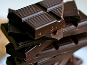 دراسة: الشوكولاتة الداكنة تقوي البصر