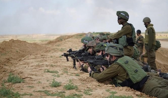 قوات الاحتلال تقنص فلسطينيًّا عند حدود غزة وتعتقله