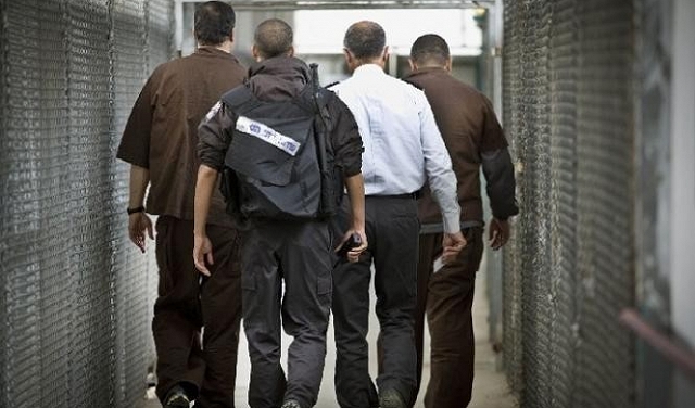 الاحتلال يعتقل 551 فلسطينيًا في نيسان/ أبريل