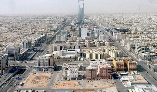 دوي انفجارات في الرياض والسعودية تعلن اعتراض صواريخ باليستية