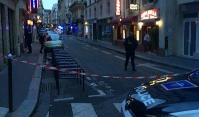 باريس: مقتل شخص وإصابة آخرين في عملية طعن