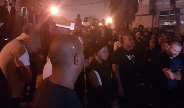 يافا: مواجهات مع الشرطة تصديًا لمحاولة نبش مقبرة إسلامية