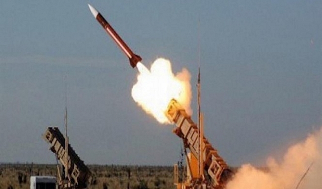 استهداف مطار جازان بالسعودية بصاروخ 