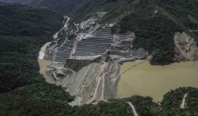 إجلاء عشرات الآلاف بسبب خطر فيضان سد بكولومبيا 