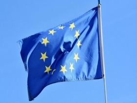 الاتحاد الأوروبي يمدد عقوباته على النظام السوري
