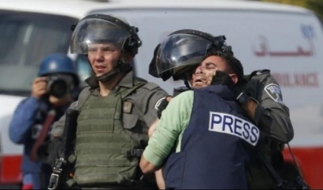 إصابة 55 صحافيًا بأسلحة الاحتلال منذ بداية مسيرات العودة