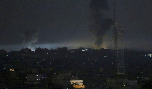 طيران الاحتلال يستهدف 15 موقعًا للمقاومة في قطاع غزة