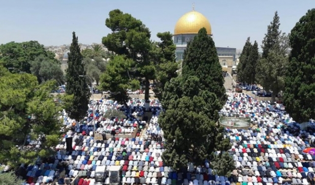 القدس: 280 ألف فلسطيني يؤدون الجمعة الرابعة من رمضان بالأقصى