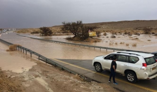  حالة الطقس: أمطار متفرقة والتحذير من الفيضانات بالنقب والأغوار