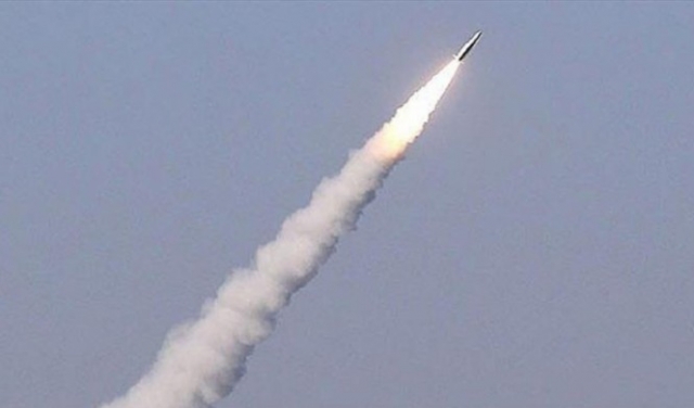 الرياض تعلن اعتراض صاروخ باليستي منطقة عسير 