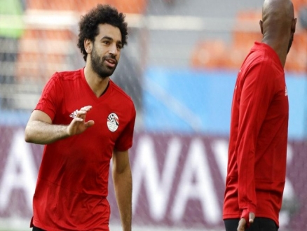 محمد صلاح خارج التشكيلة الأساسية لمواجهة أوروغواي