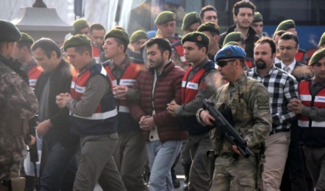 تركيا تعتقل عشرات الضباط بشبهة الانتماء لمنظمة 