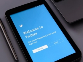 "تويتر" تجمد 70 مليون حساب خلال شهرين 