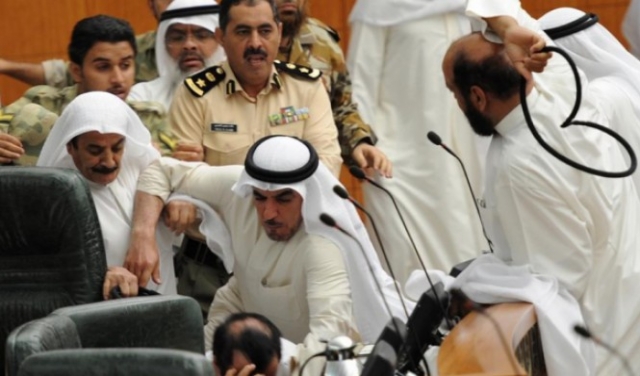 محكمة بالكويت تصدر أحكاما بالسجن على برلمانيين