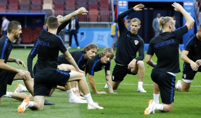 إنجلترا أم كرواتيا: من ستعيد كتابة التاريخ في كأس العالم؟