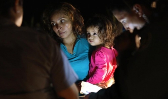 القضاء الأميركي يأمر بإعادة أطفال مهاجرين إلى عائلاتهم